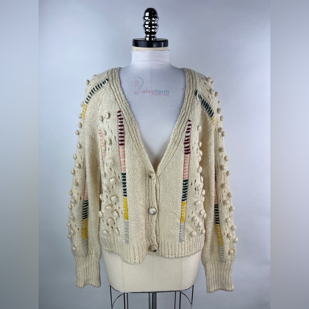 💚 2944. Low V-Neck Button Front Cardigan
